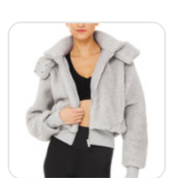 ALO Yoga Jackets & Blazers - Alo Foxy Sherpa Jacket
Dove Grey / XS
